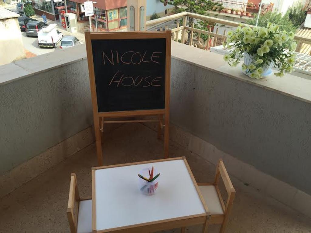 Casa Vacanze Nicole باليستراتي المظهر الخارجي الصورة